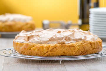 Crostata casalinga al limone meringata