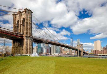 Fototapeta premium New York City - Brooklyn Bridge i Manhattan skyline