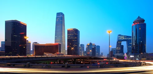 Fototapeten Pekings moderne Skyline in der Abenddämmerung © Eagle