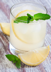 Mint lemonade