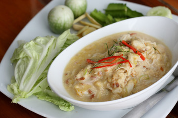 stew crab with coconut milk dip with fresh vegatables