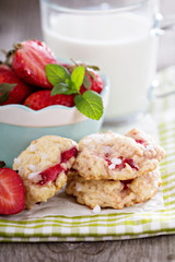 Shortcake cookies with strawberries