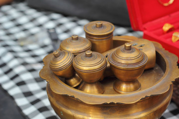 set bowl vintage copper sold in the market.