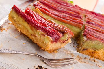 rhubarb cake