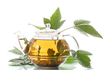 medicinal tea from the leaves of currants