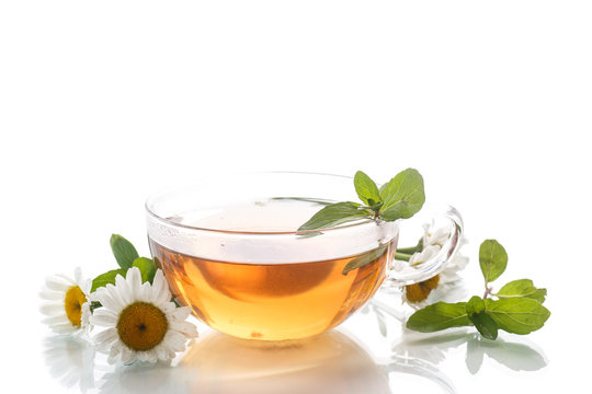 tea of chamomile flowers