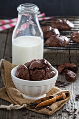 Chocolate cookies i a bowl