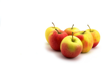 Bunte Äpfel im Dreieck