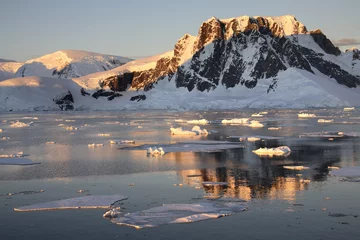 Fotobehang Lamaire Kanaal - Antarctica © mrallen