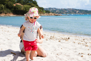 Bébé à la plage