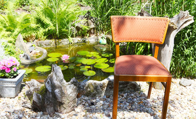 Gemütlicher Platz am Teich