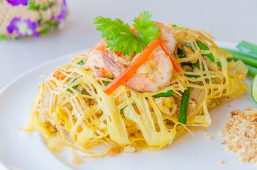 Pad thai