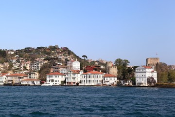 Fototapeta na wymiar Istanbul on the waterfront