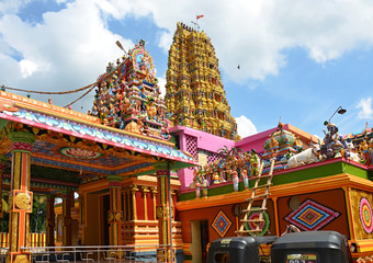 The largest Hindu temple in Sri Lanka - Matale Tamil temple