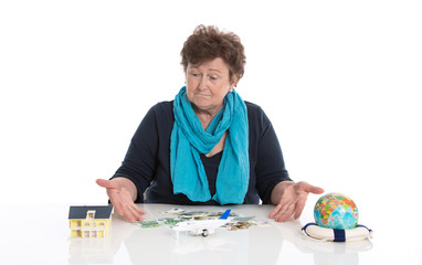 Rentnerin macht Kassensturz - Rente knapp für Urlaub