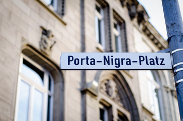 Obraz premium Porta Nigra Square, Trier, street sign