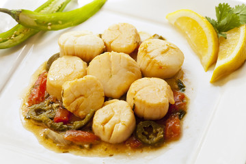 Scallops, Callo De Acha Con Cebolla y Jalapenos