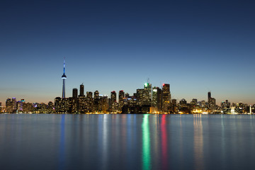 Fototapeta premium Toronto Cityscape at Dusk