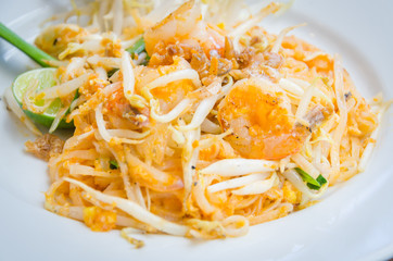 Pad thai