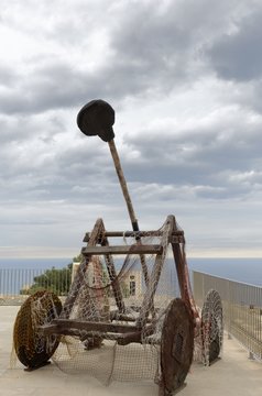 catapulta del Castillo de Santa B&aacute;rbara en Alicante