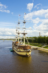 Fototapeta na wymiar Great Novgorod, sailing ship