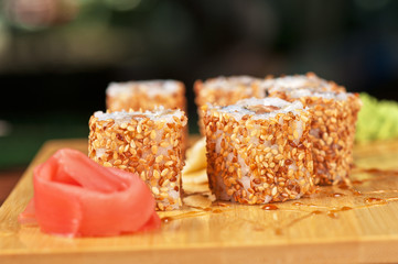 sesame sushi rolls