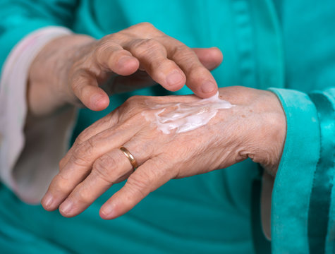 Old woman's hands