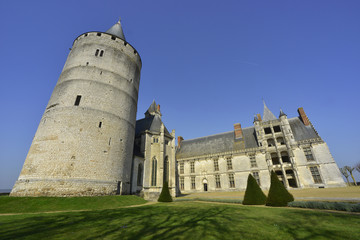 Fototapeta na wymiar Perspektywa na zamku Châteaudun