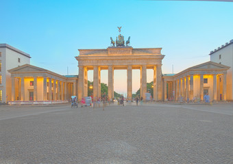 Naklejka premium Brama Brandenburska w nocy, Berlin