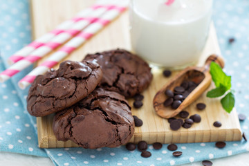 Chocolate cookies i a bowl