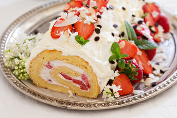 Strawberry cream cake