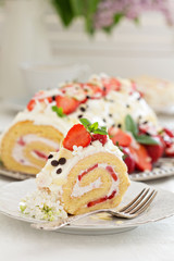 Strawberry cream cake