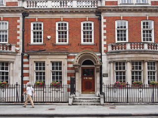 Fototapeta premium London townhouses with medical clinics