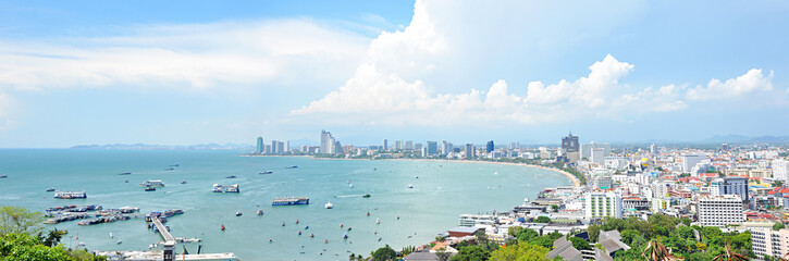 Panoramic view of Pattaya beach and Pattaya city - Thailand - obrazy, fototapety, plakaty