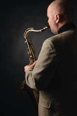 Fototapeta na wymiar Saxophonist