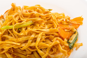 Fried noodles with vegetables