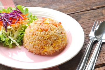 Fried rice with shrimp.