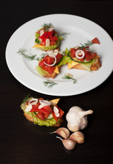 Toast with vegetables