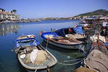 port de pêche à Foça - obrazy, fototapety, plakaty
