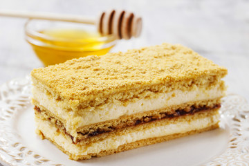 Layer honey cake