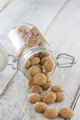 Amarettini cookies