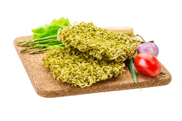 Green raw noodles