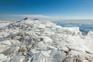 Ice hummock © tiplyashina