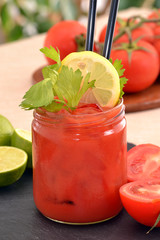 Bloddy mary coctel.Coctel con tomate.