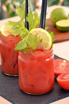 Coctel de tomate bloddy mary.