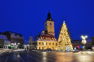 Fototapeta na wymiar Brasov Town Hall with christmas tree, Transyvania, Brasov