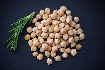 Rosmarin, Kichererbsen