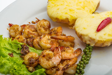 Garlic shrimps with potato