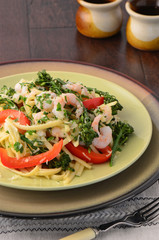 Linguine with shrimp, broccolini and red peppers