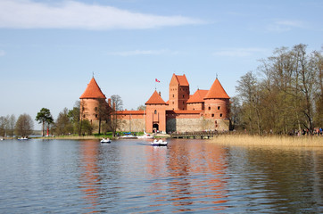 Fototapeta na wymiar Średniowieczny zamek w Trokach